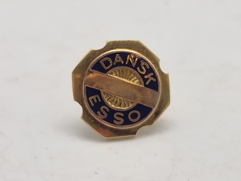 Original ESSO nål af 14 karat guld (585) 