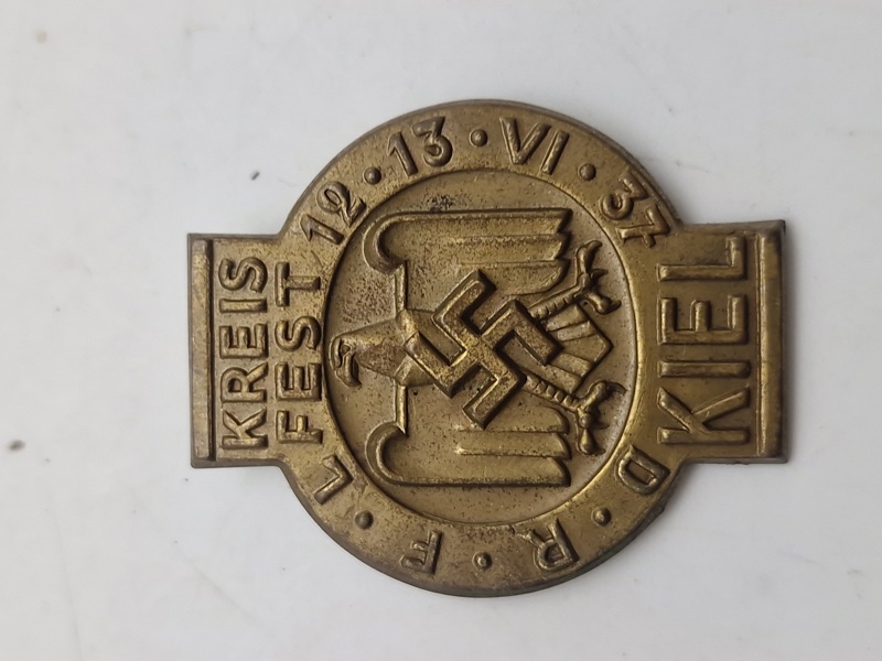 Original badge fra et "Kreisfest" (distriktsfest) afholdt i Kiel den 12.-13. juni 1937