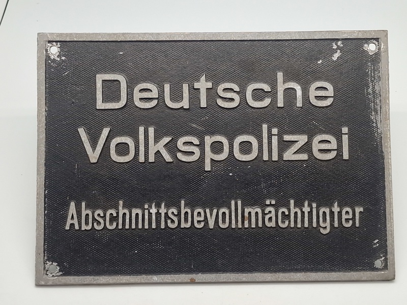 Originalt skilt -Deutsche Volkspolizei
Abschnittsbevollmächtigter