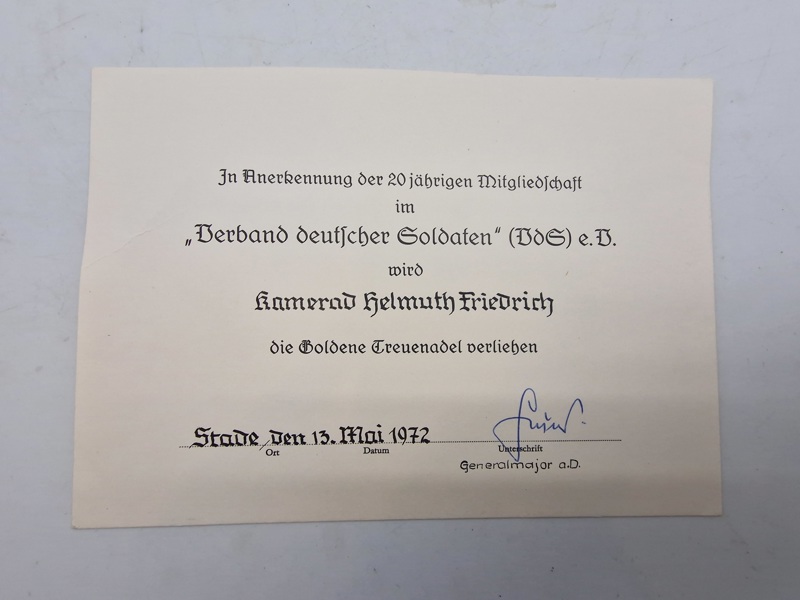 Originalt urkunde på "Die Goldene Treuenadel" (Den Gyldne Trofasthedsnål)
