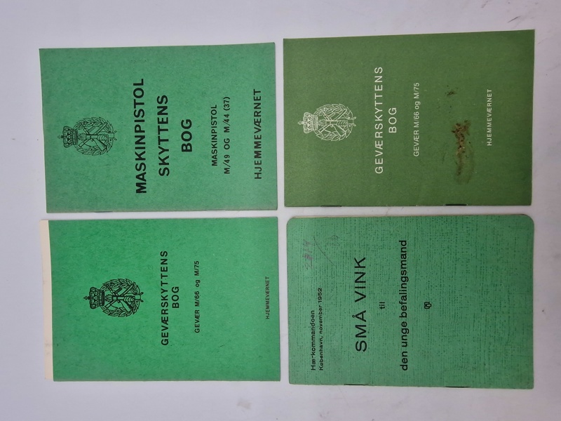 Samling DK militær manualer
