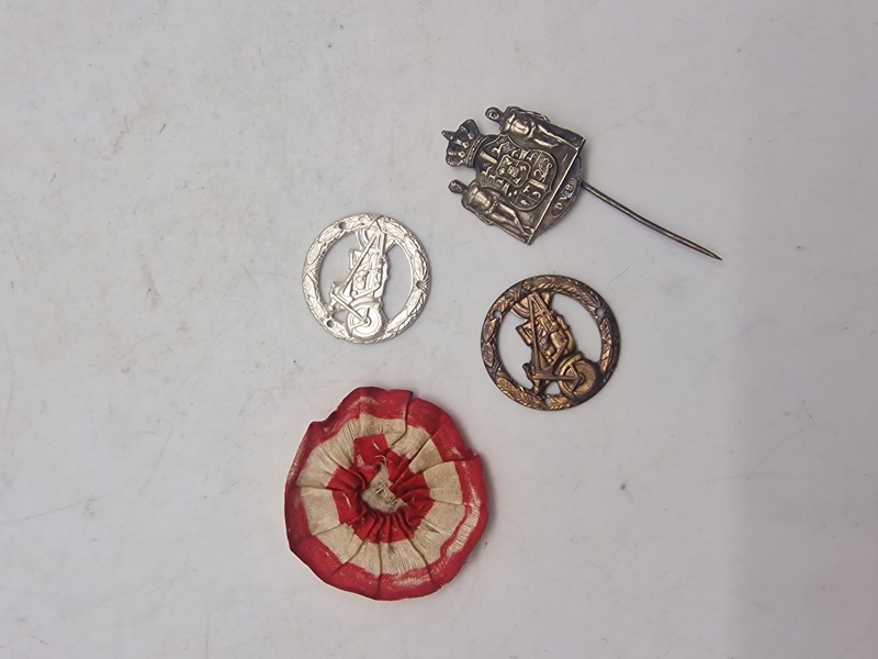 Samling diverse pins mm. ordonnans 