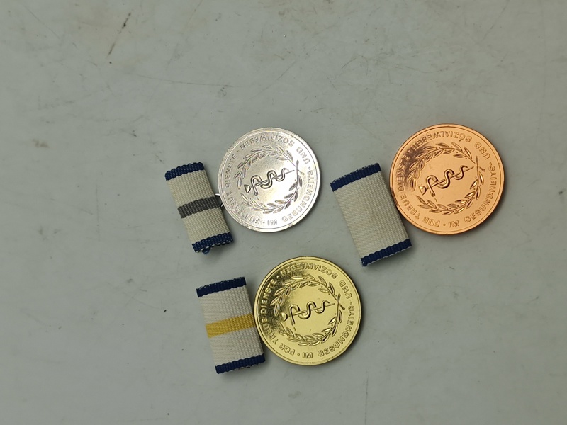 "Medaille für treue Dienste im Gesundheits- und Sozialwesen" fra DDR 1-2-3