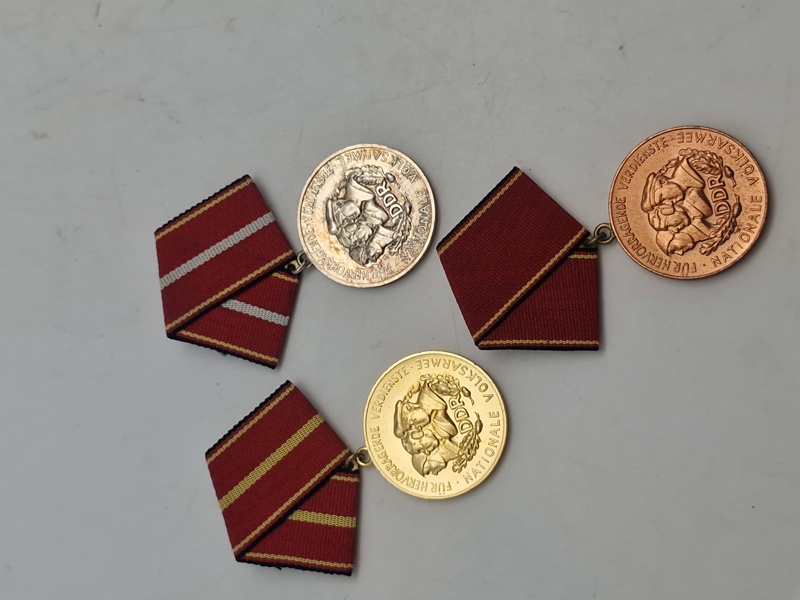Verdienstmedaille der Nationalen Volksarmee. 1-2-3