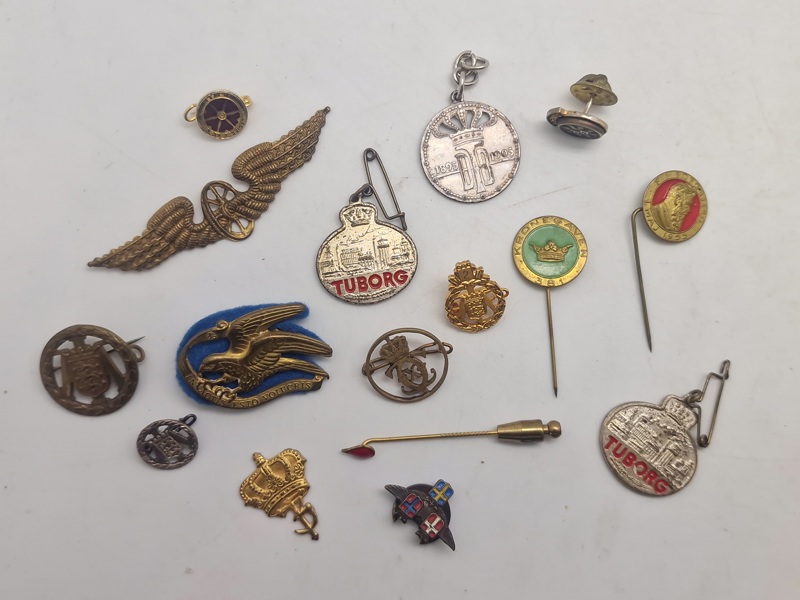 Pins og div.