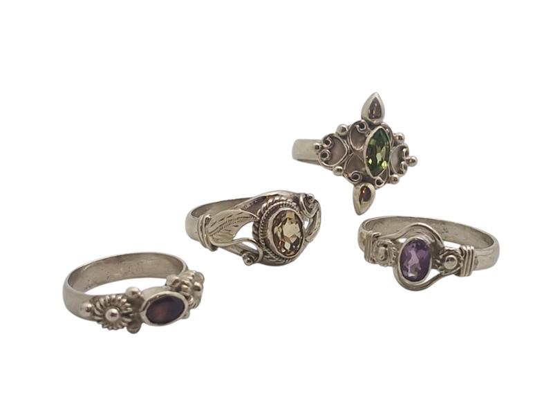 Lot med 4 ringe i sterling sølv 13,53 gram