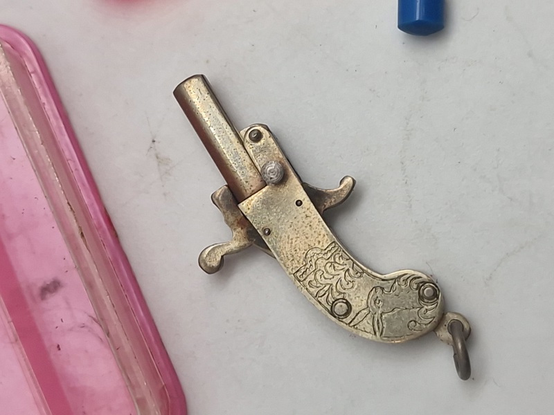 Verdens mindste pistol Vintage Berloque miniature 2mm pinfire pistol