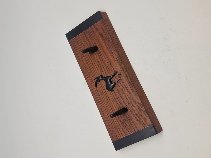 Jagtrelateret knagerække