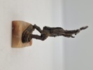 Figur med kæmpende viking 