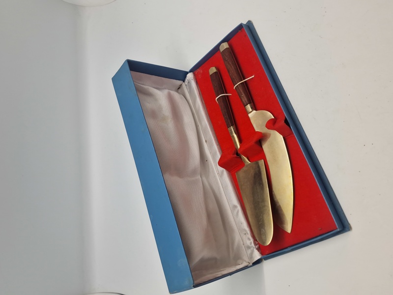 Kagespade og kniv i flot æske