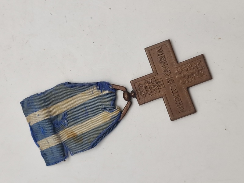 Originalt italiensk Krigsfortjenstkors (Croce al Merito di Guerra)
