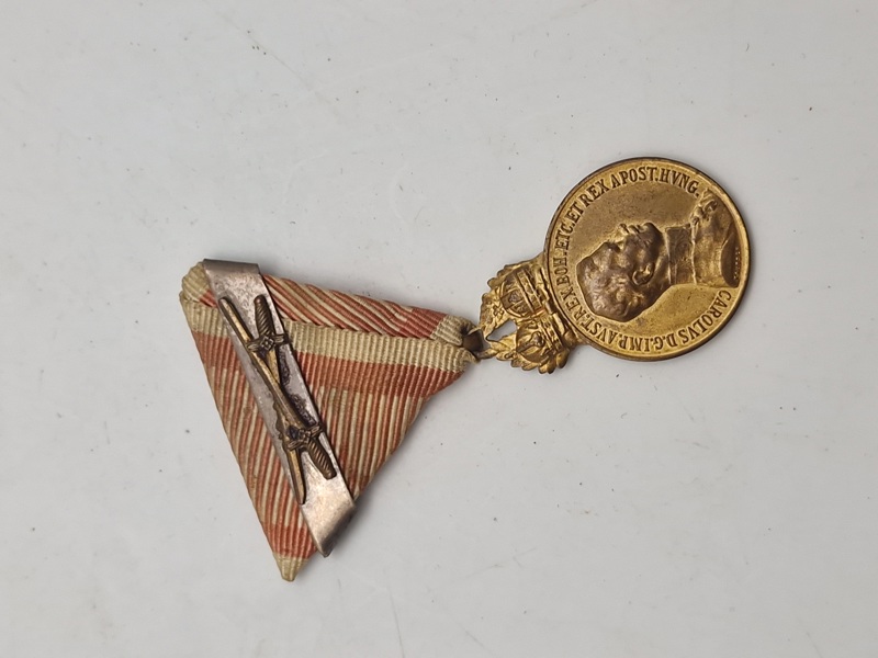 Original østrig-ungarsk militærfortjenstmedalje, også kendt som Signum Laudis medaljen