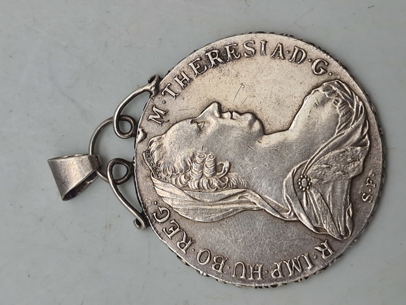 Original 1 Thaler - Maria Theresia af sølv, omlevet til smykke 