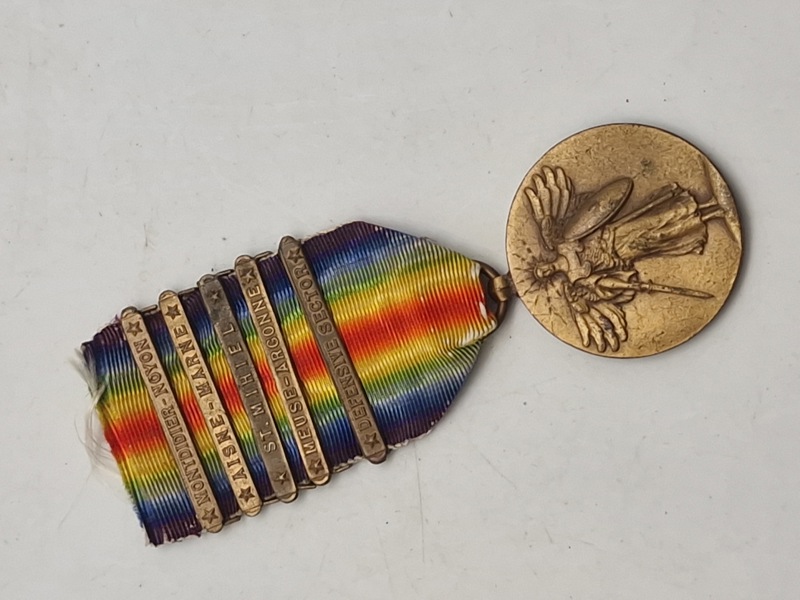 Original ww1 Victory Medal med massere af spændende ribbon bars 1 divsion
