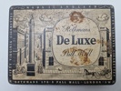 Original Rothmans De Luxe Pall Mall cigaretæske i blik, der oprindeligt indeholdt 50 Virginia-cigaretter