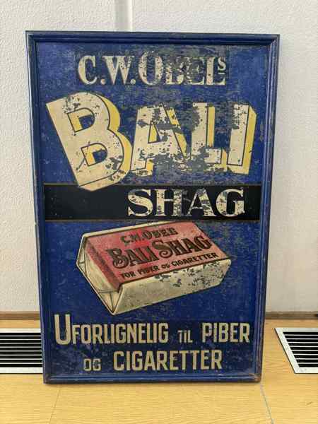 Originalt Antikt C.W. Obels Bali Shag metal skilt _23110a_8dddcafb8d53c61_lg.jpeg