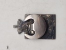 Originalt Georg Jensen kongemærke af sterlingsølv og emalje 