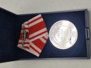 Original medalje fra De Danske Forsvarsbrødre med æske 