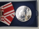 Original medalje fra De Danske Forsvarsbrødre med æske 