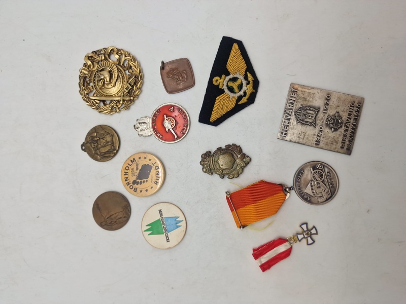 Lot diverse pins og nåle 