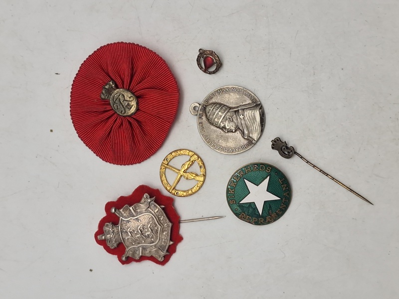 Lot diverse pins og nåle