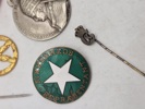 Lot diverse pins og nåle