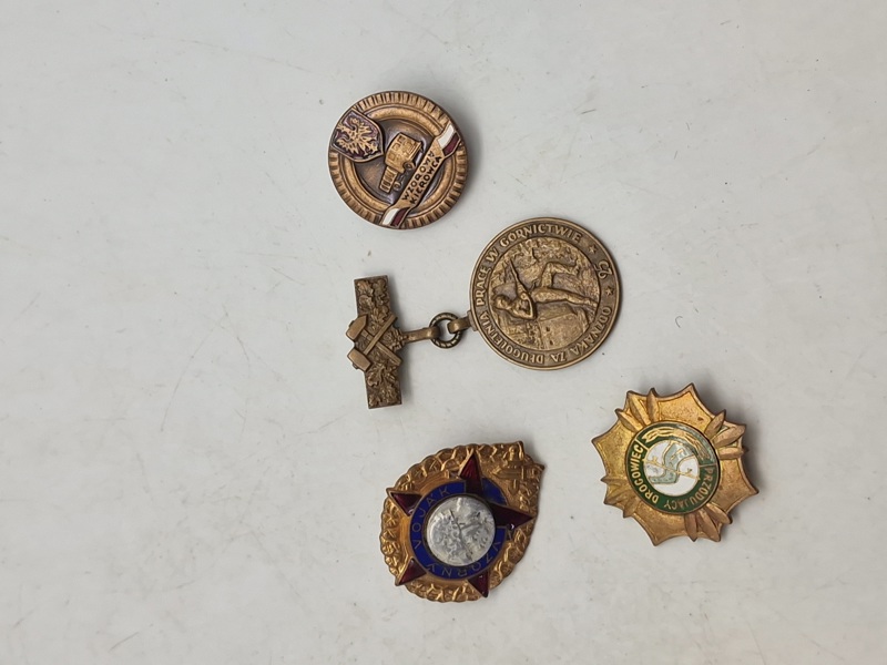 Lot diverse pins 