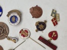 Samling pins og marker 