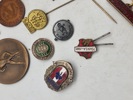 Samling pins og marker 