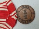 Original 1864 krigs deltager medalje med krydsbånd 