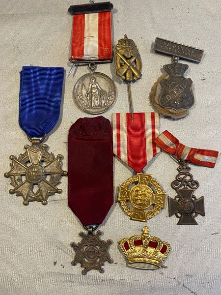 Lot diverse originale miniure medaljer 