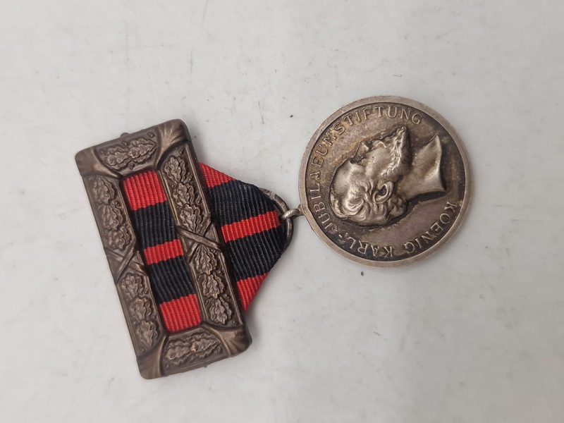 Original medalje fra König-Karl-Jubiläumsstiftung (Kong Karl Jubilæumsstiftelsen) fra Freistaat Württemberg. 