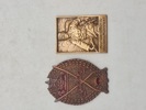 Den Røde Fane-orden & mindeplade fra "Militär-Idrotts Stockholmsdistrikt" (Militær Idræt Stockholmsdistrikt) med årstallene 1893-1918 indgraveret 