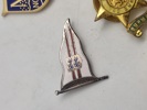 Samling diverse veteran pins og træf pins 