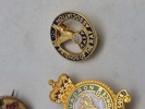 Samling diverse veteran pins og træf pins 