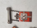 Lot kongemærker, Georg Jensen, sterlingsølv og emalje og ww2 DKB mærke af sølv 