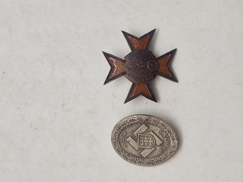 To tyske badges - efterkrigs 