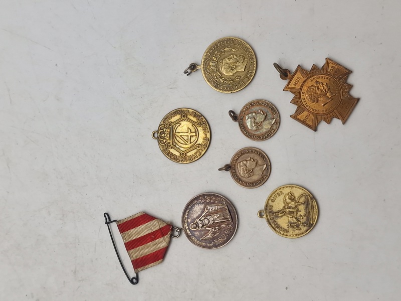 Lot diverse originale medaljer 