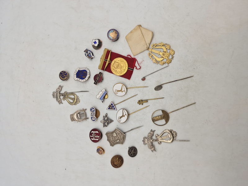 Samling pins 