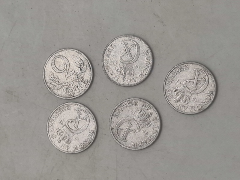 Samling originale danske ww2 2 ører, lavet af gamle mælkekapsler grundet mangel på metaller 