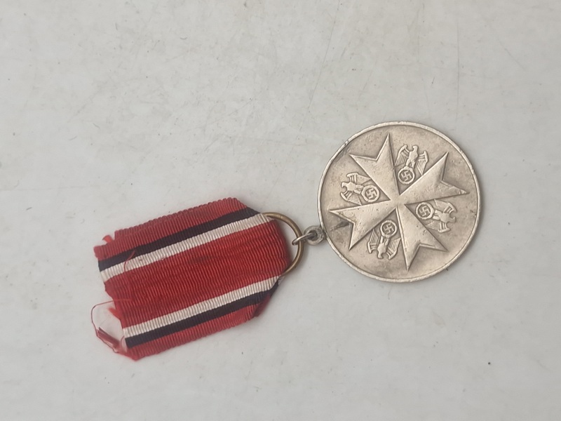Tysk WWII - medalje: Deutsche Verdienst-Medaille med bånd - efterkrigs