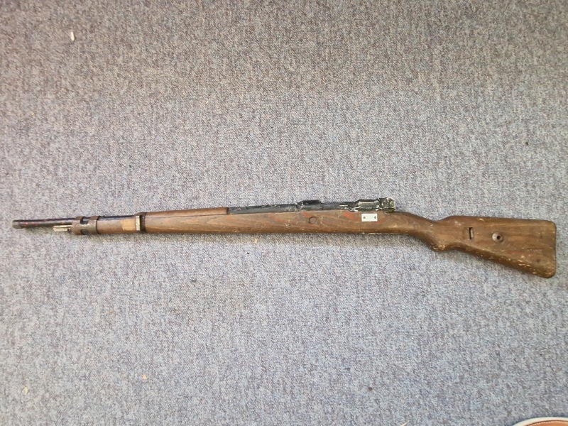 Original K98 skæfte med med gips "metal" dele brugt i filmen 9 April 