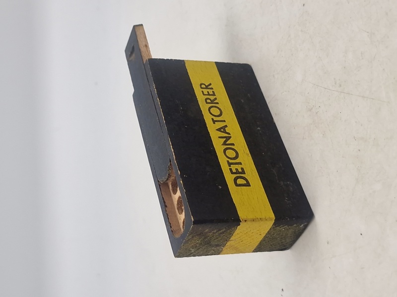 Original tysk ww2 detonator æske - genbrugt efter krigen af den danske hær 