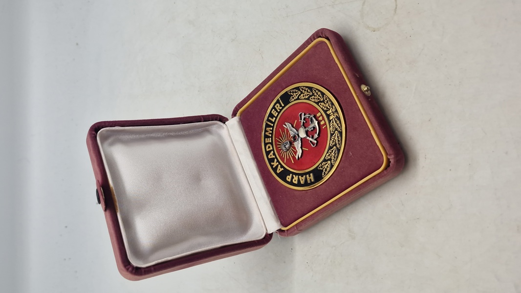 medalje fra Harp Akademileri, som er de tyrkiske krigsakademier