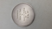 medalje eller mønt med inskriptionen "CHAIRMAN MILITARY COMMITTEE".Givet til Admiral 