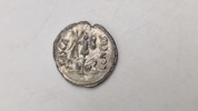 denar, præget under L. Mussidius Longus i 42 f.Kr - Reproduktion (Sølv) 