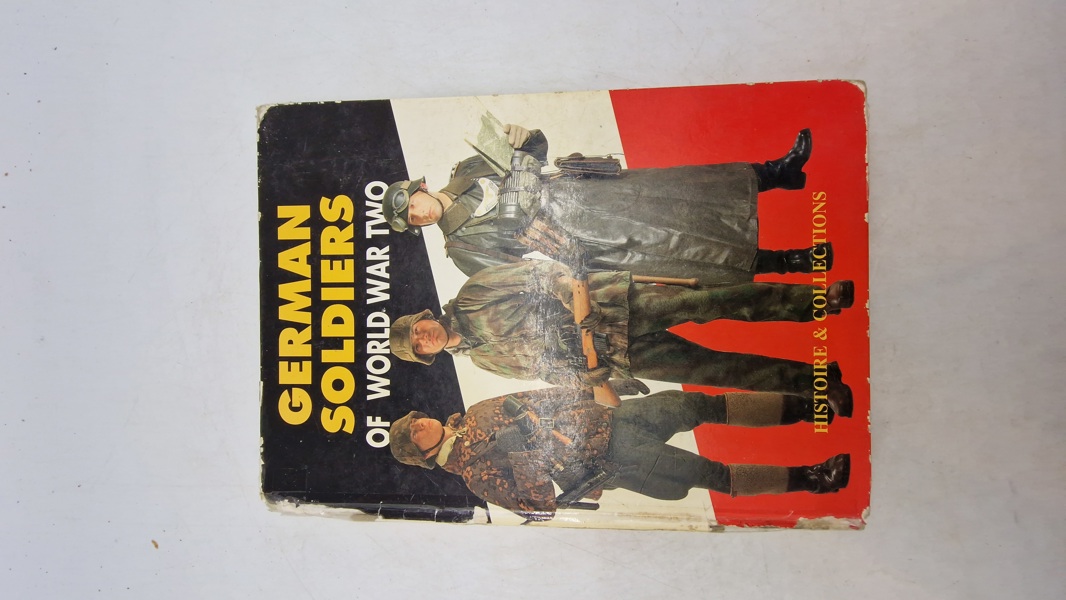 German Soldiers of World War Two" af Jean de Lagarde, udgivet af Histoire & Collections. 