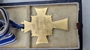Originalt tysk Mutterkreuz 1.kl med æske og Hersteller