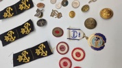 Samling pins og mærker 