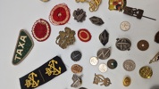 Samling pins og mærker 